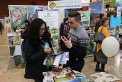 Obiskovalci osrednjega turističnega sejma pohvalili nov zemljevid pohodniških poti 7